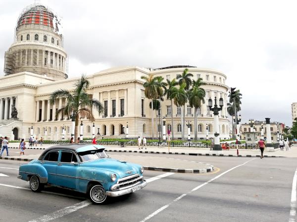 Cuba small group cycling vacation
