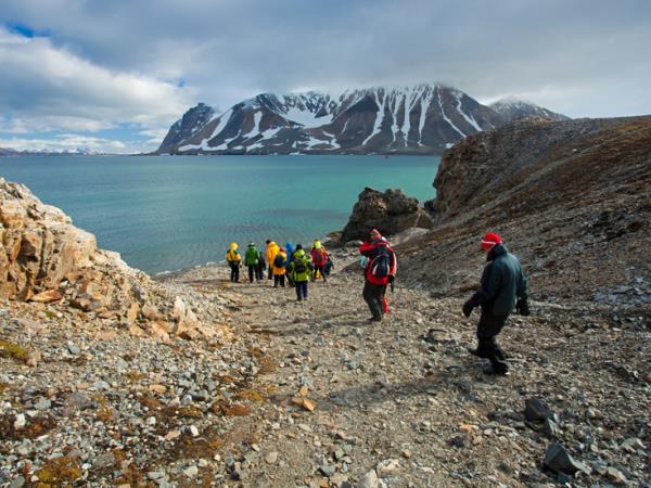 Arctic sailing voyages, around Spitsbergen