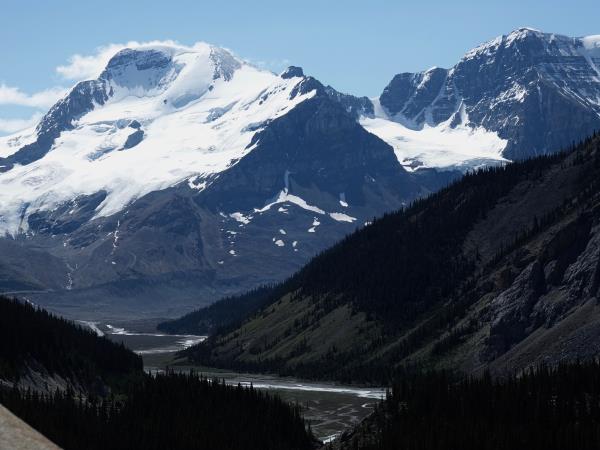 Icefields Parkway cycling vacation in Canada