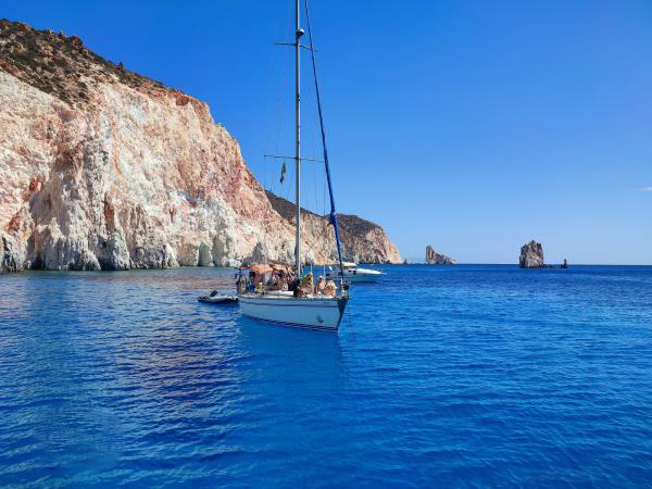Cyclades islands sailing vacations in Greece