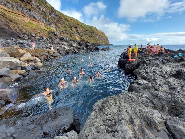 Hiking vacation in the Azores with thermal hotsprings