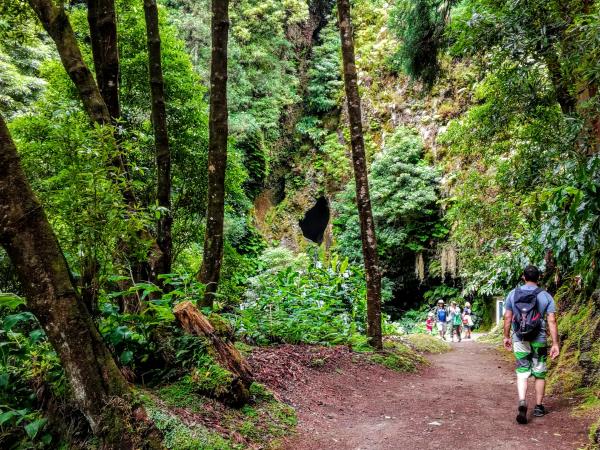 Hiking vacation in the Azores with thermal hotsprings