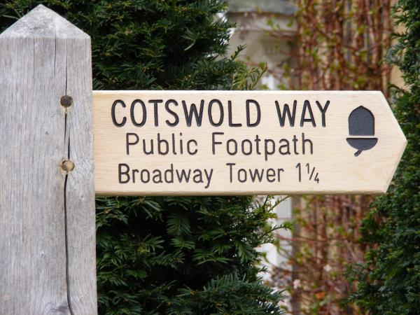 Cotswolds Way self guided walking vacation, England