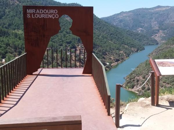 Minho River kayaking vacation in Portugal