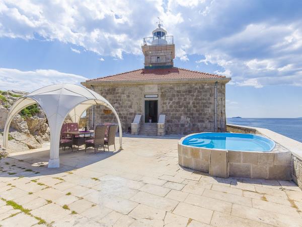 Lighthouse accommodation near Dubrovnik