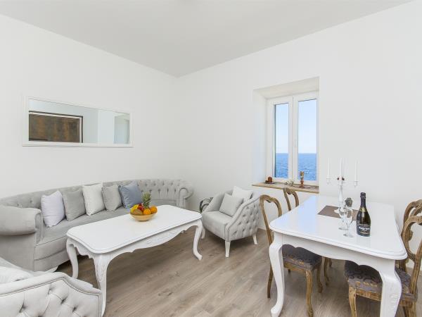Lighthouse accommodation near Dubrovnik