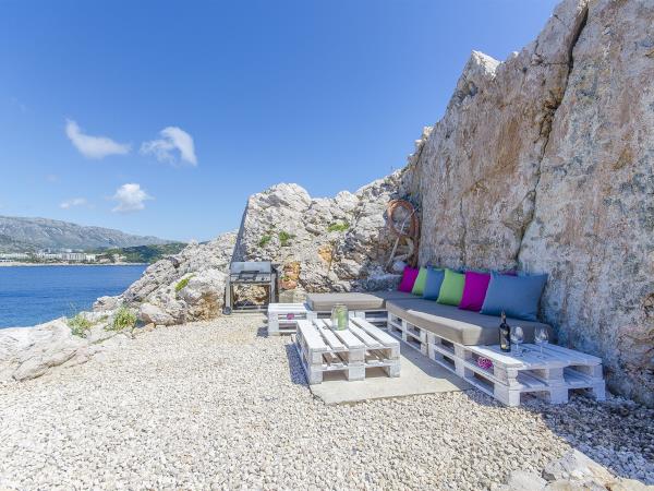 Lighthouse accommodation near Dubrovnik