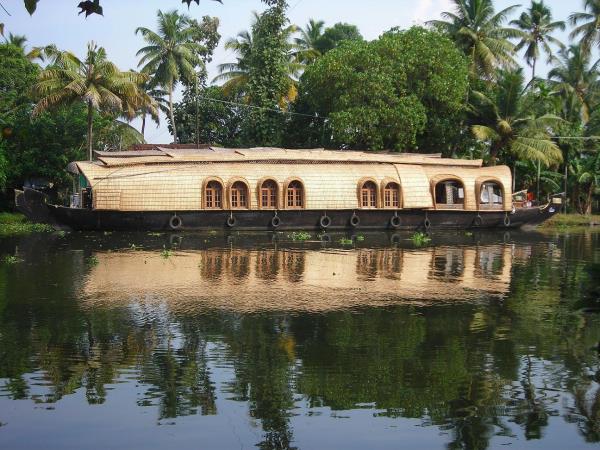 India adventure vacation, north to south