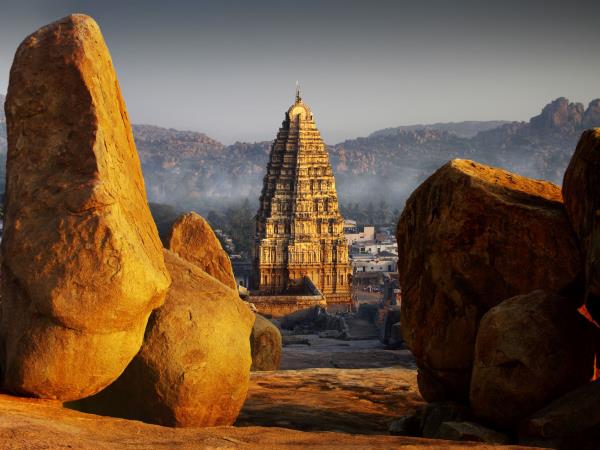 India adventure vacation, north to south