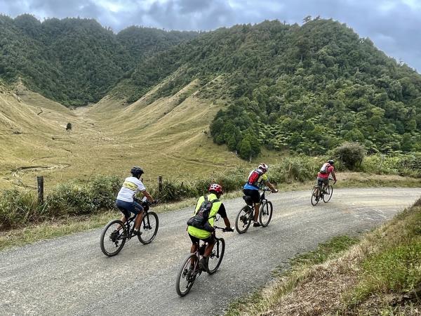 Cape to Cape cycle ride in New Zealand