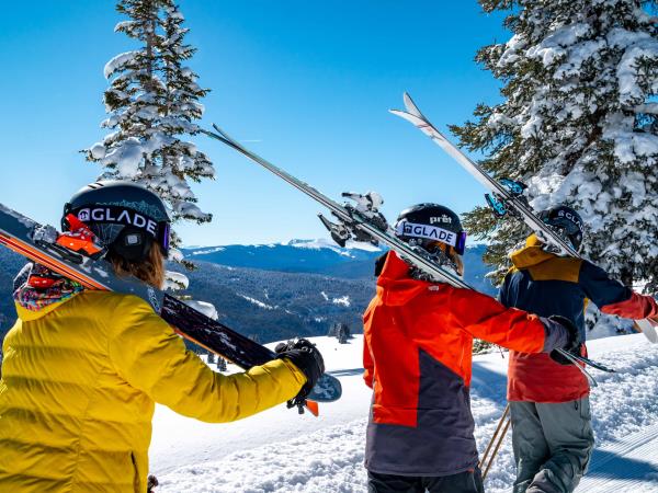Alternative family winter vacation in Sameons, France