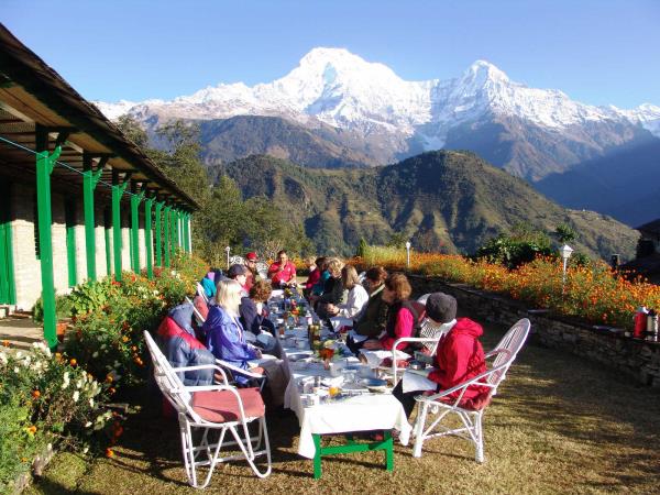 Annapurna foothills trek & Chitwan safari, Nepal