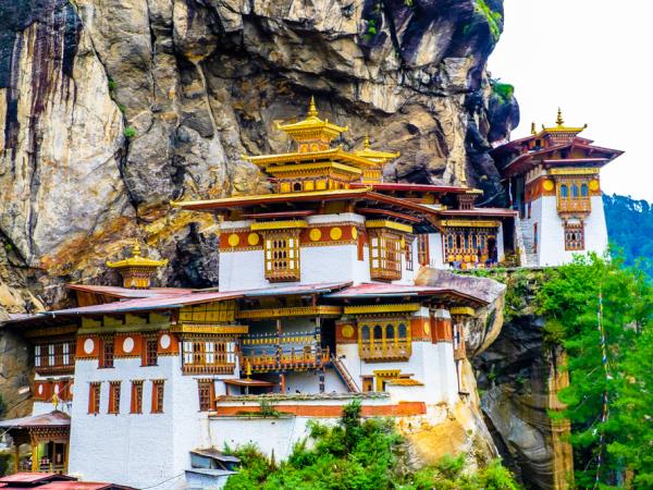 Trans Bhutan Trail, hiking and culture tour