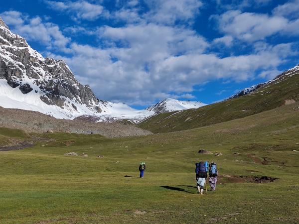 Thallay La trekking vacation in Pakistan