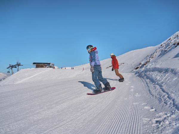 Snowboard and yoga vacation in Austria