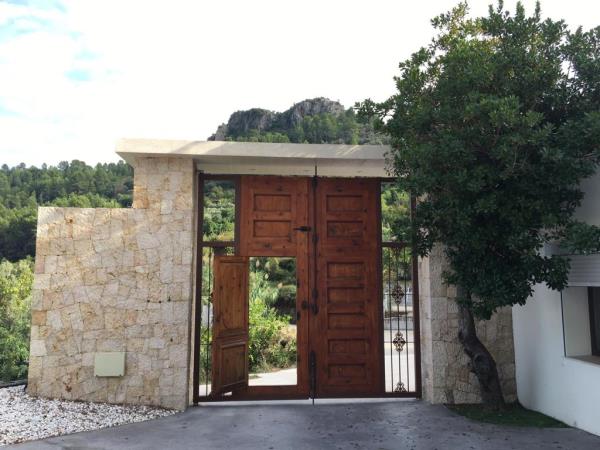 Vegan yoga retreat in Spain