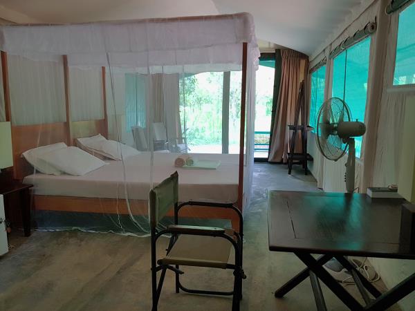 Sri Lanka eco lodge accommodation