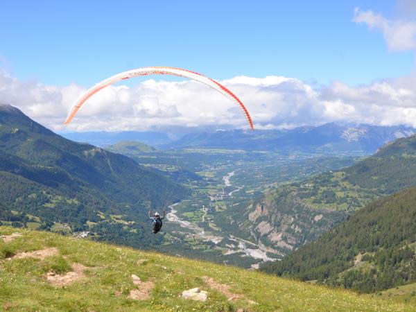 Multi-activity vacation in the French Alps