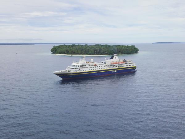 Indonesian Islands expedition cruise