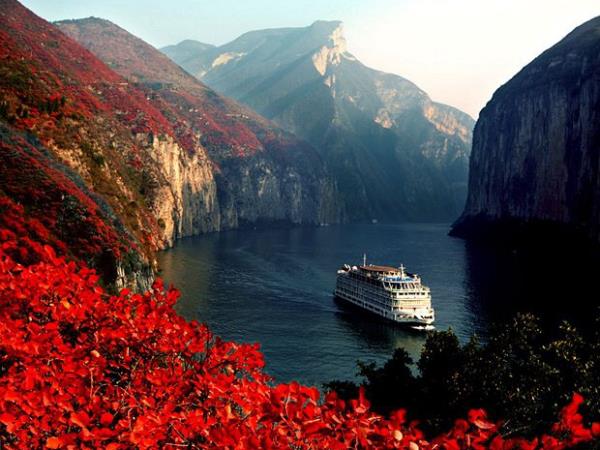 Southwest China tour, Miao festivals & villages