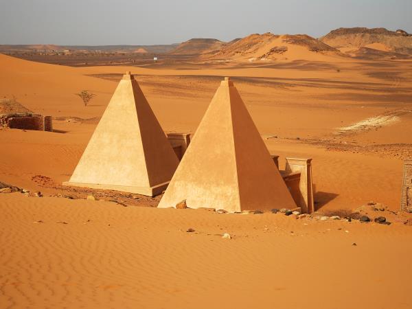 Cairo To Nairobi overland tour