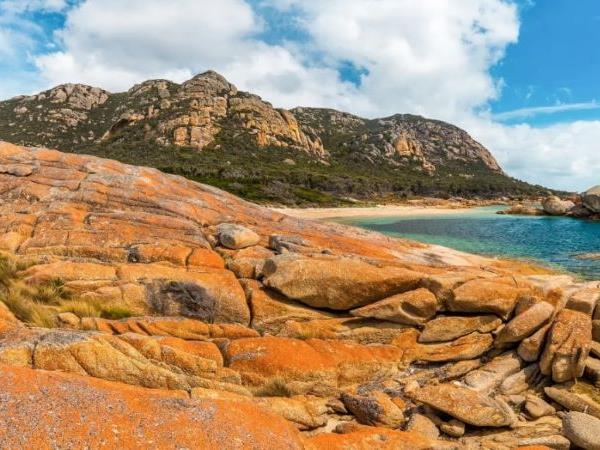 Tasmania, Flinders Island walking vacation
