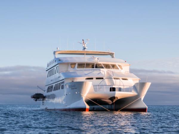 Galapagos eco cruising vacation