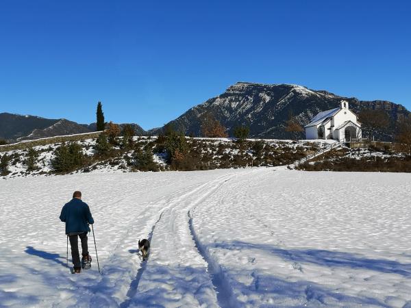 Winter hiking vacation in Spain, Spanish Pyrenees