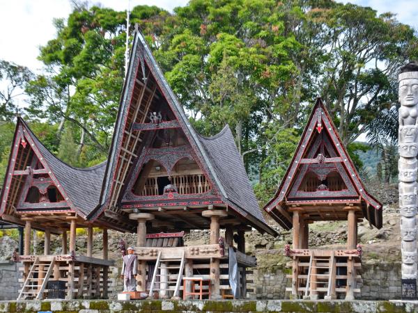 Sumatra tour, culture and orangutans