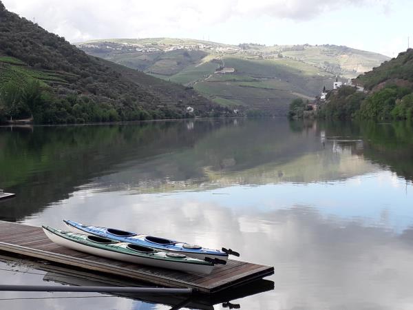 Kayak under the Douro cliffs