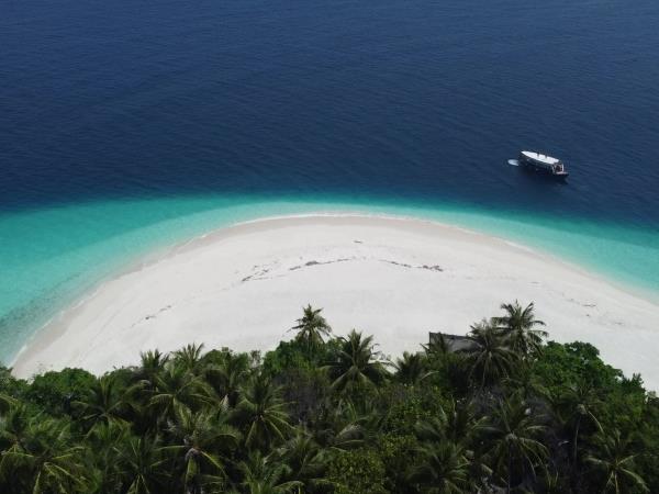 Maldives private gulet cruise vacation