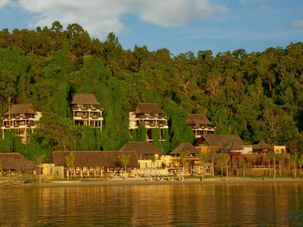 Borneo family wildlife vacation, tailor made
