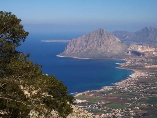 Sicily coastal walking vacation