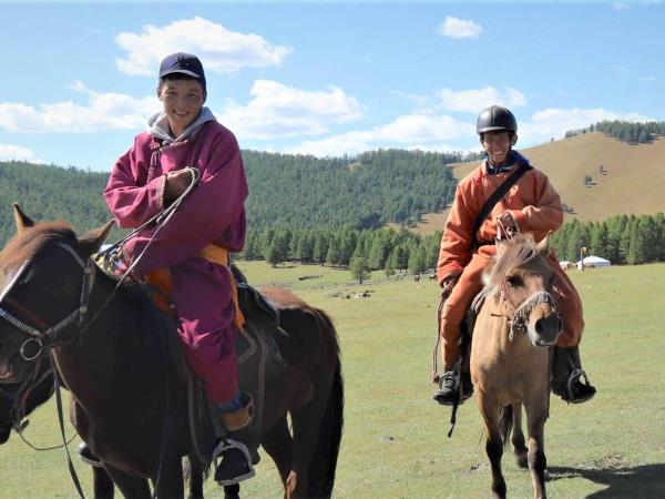 Mongolia nomad horse riding vacation