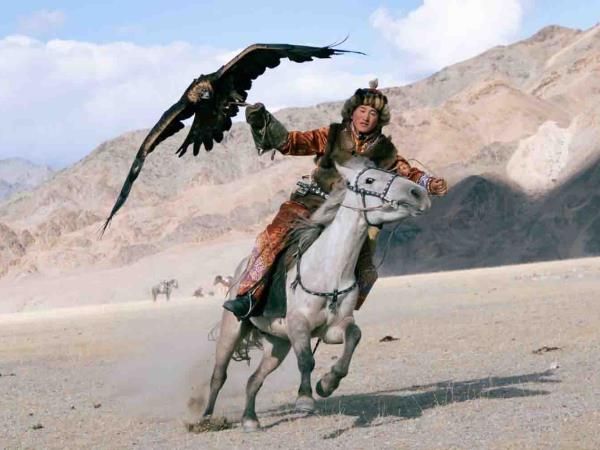 Eagle festival tour in Mongolia