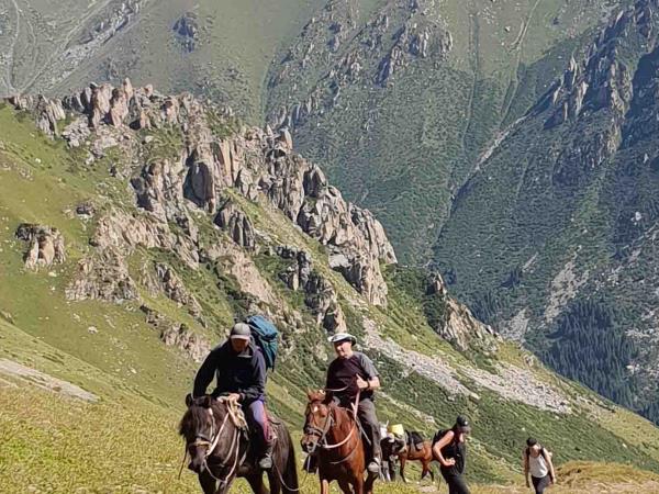 Kyrgyzstan Tian Shan Mountains hiking tour