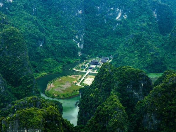Vietnam hidden treasures tour