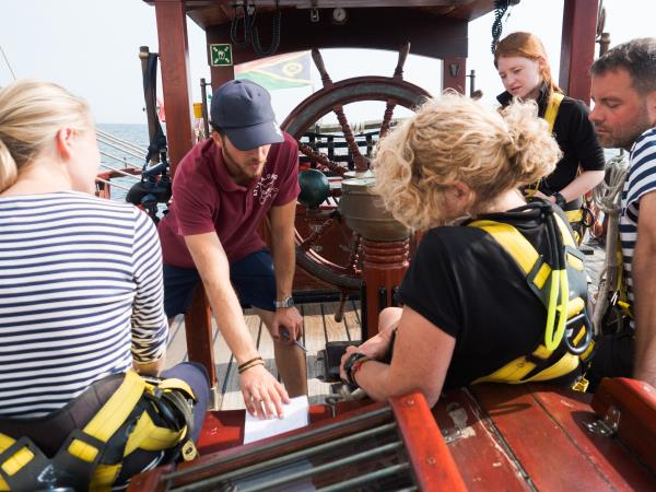 Tall ship sailing holiday in Spanish