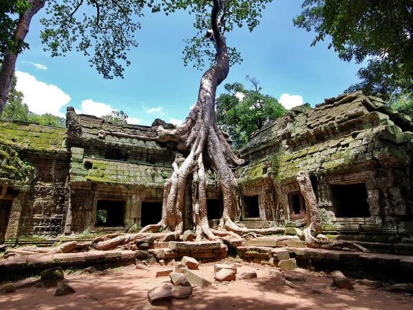 Indochina overland tour, Saigon to Angkor