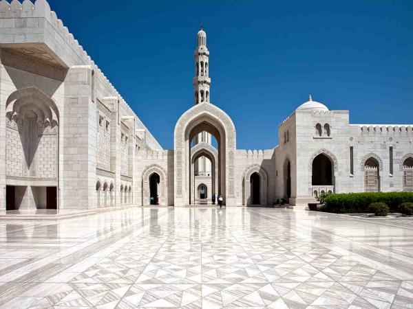 Oman tour, people & landscapes