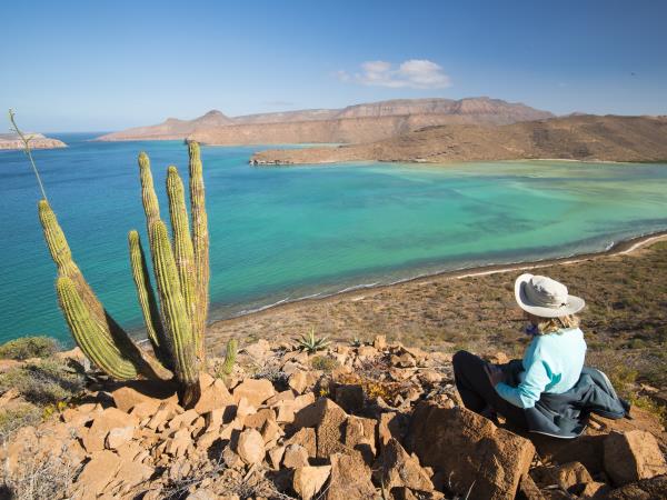 Espiritu Santo sea kayaking tour in Baja