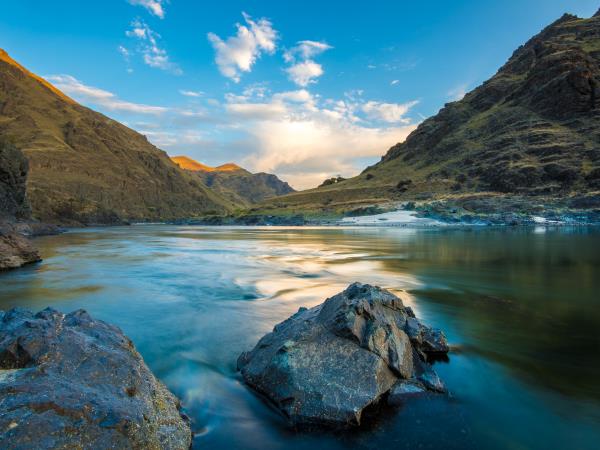 Family rafting holiday on the Salmon River, Idaho, USA
