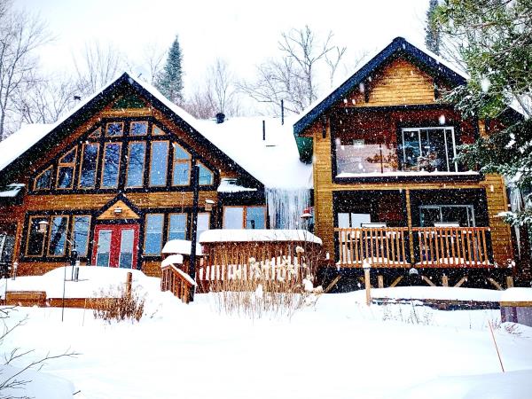 Wellness retreat in Algonquin Park, Canada