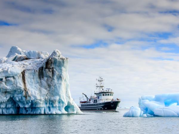 Spitsbergen Autumn photography tour, 12 guests