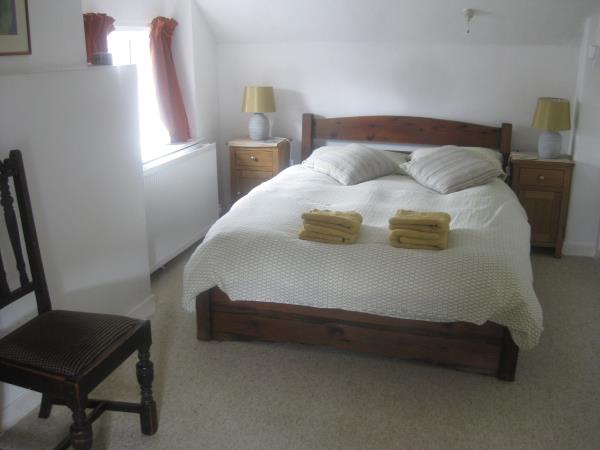 Vegetarian bed & breakfast in West Wales 