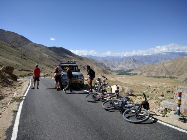 Ladakh guided cycling vacation