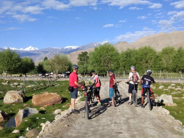 Ladakh guided cycling vacation