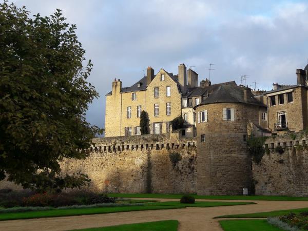 Brittany coastal walking vacation in France