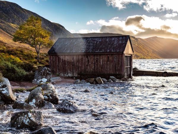 Highlands winter hiking vacation in Scotland