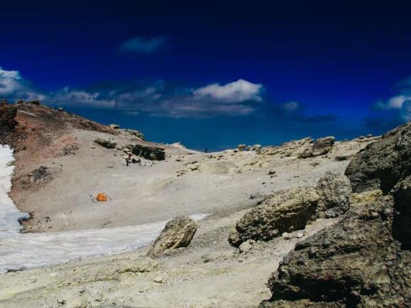 Damavand trekking vacation in Iran